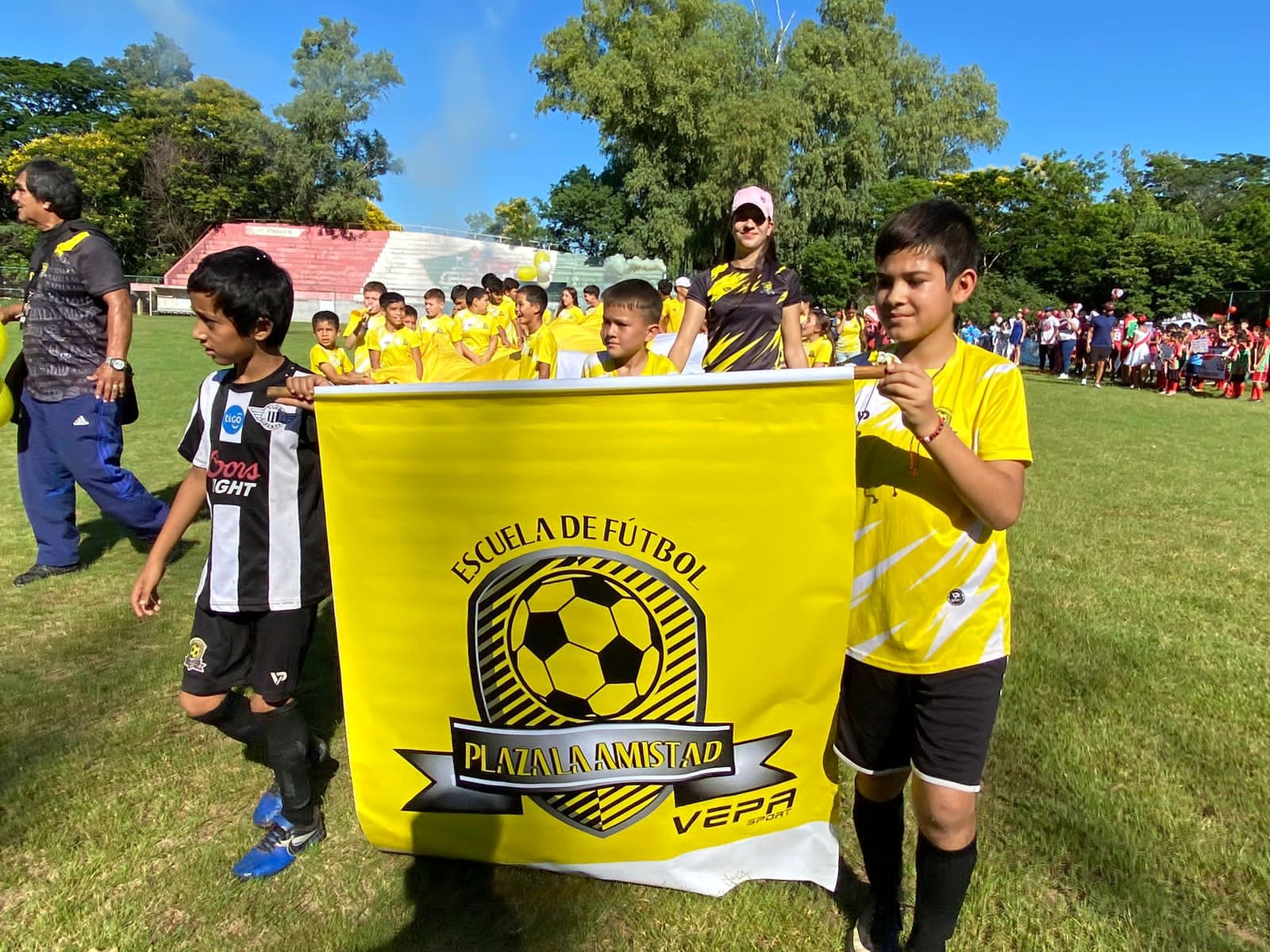 Inaugural del Torneo Canchita de mi Barrio 8