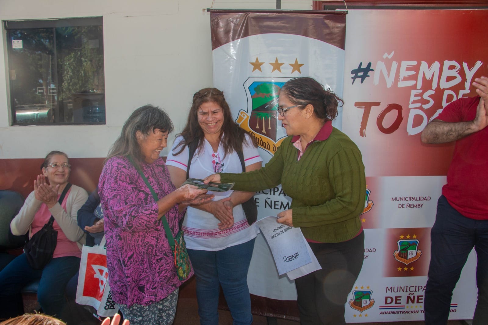 Entrega de tarjetas img 2